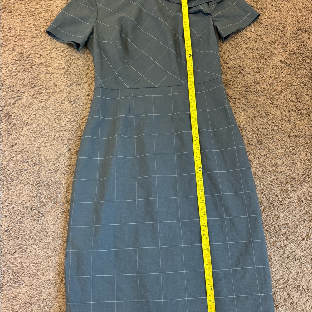 2 FOR $25 Banana Republic Gray Plaid Wool Sheath Dress Ruffle Shoulder Stretch 0 - Picture 3 of 8